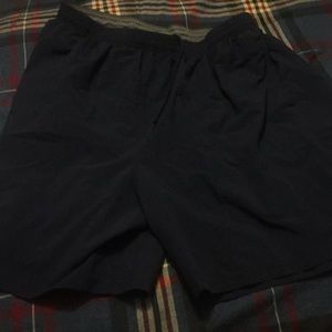 Under Armour shorts size large men’s